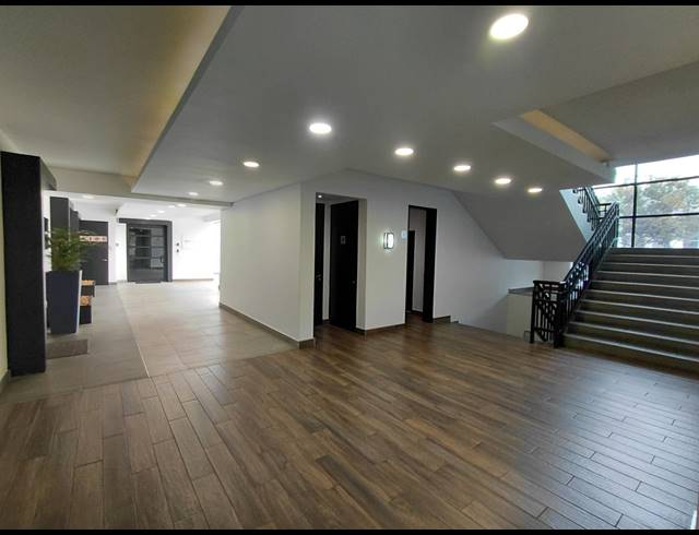 4,076M² OFFICE FOR SALE IN BRYANSTON
